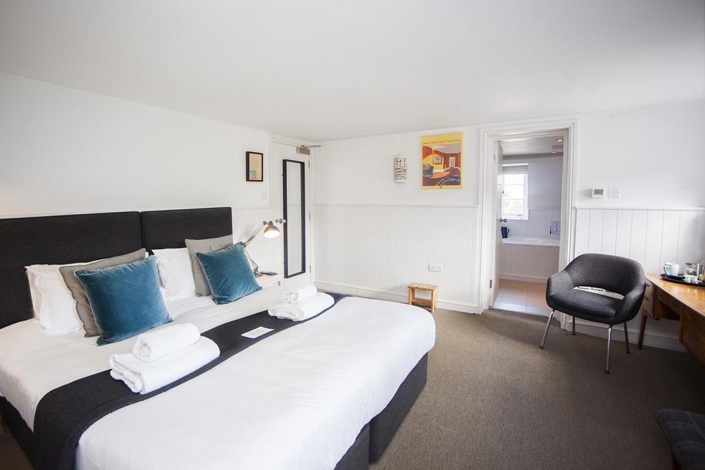 Hotel The Swan à Wedmore Extérieur photo