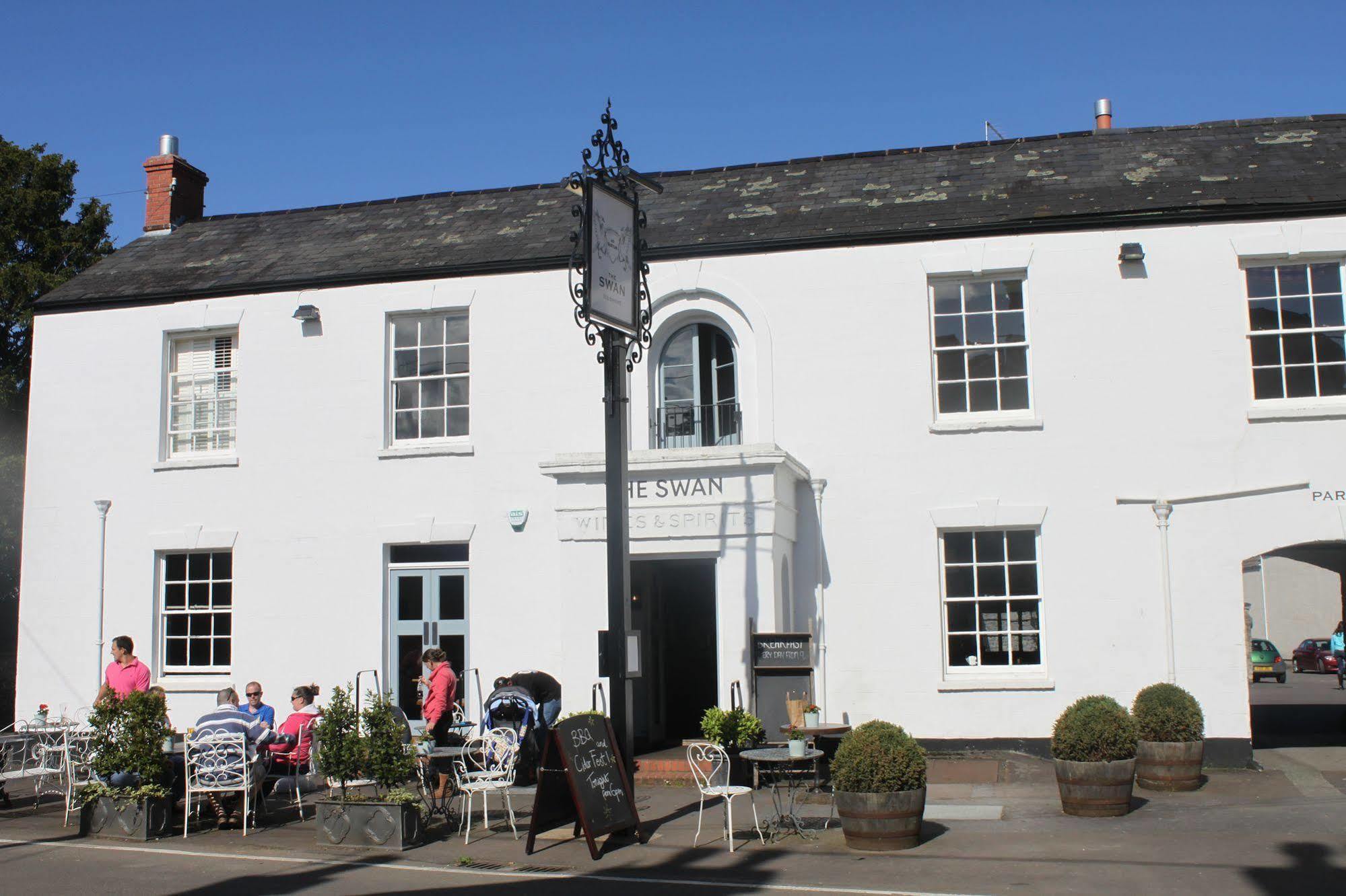 Hotel The Swan à Wedmore Extérieur photo