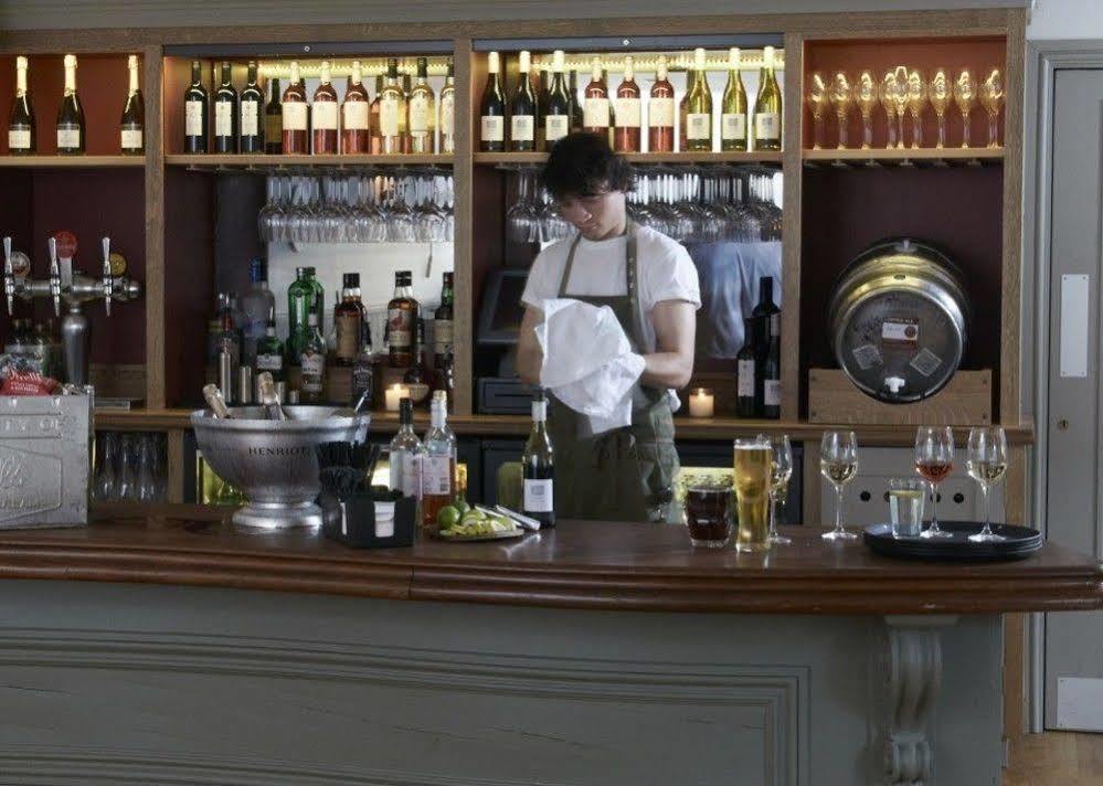 Hotel The Swan à Wedmore Extérieur photo